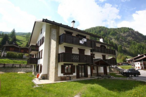 Отель Champoluc Apartment, Камполук